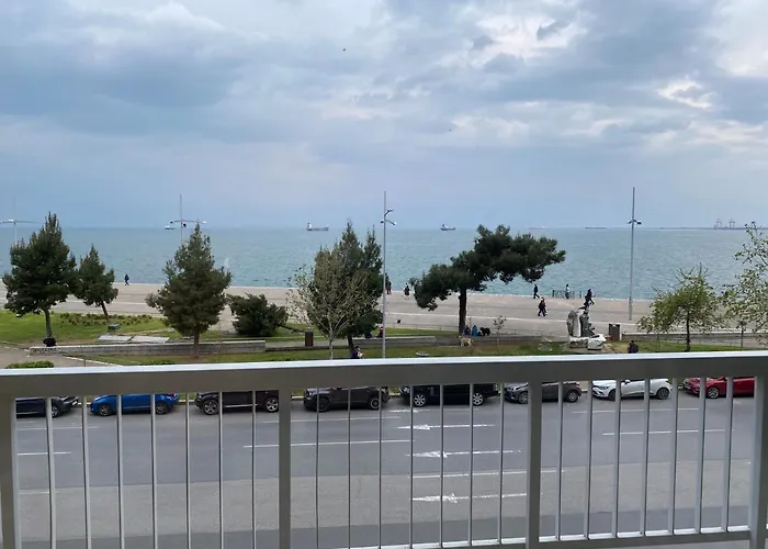 Apartament Classy Seaside With Amazing View