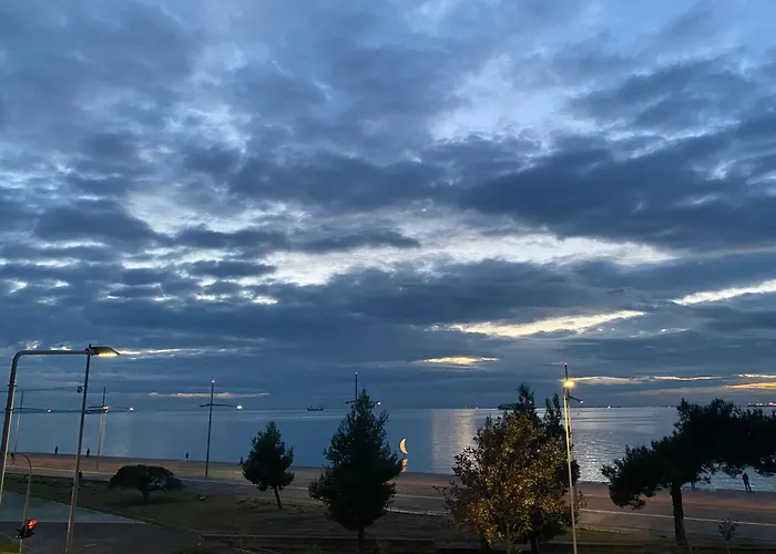 Classy Seaside With Amazing View *