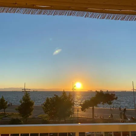 Apartamento Classy Seaside With Amazing View